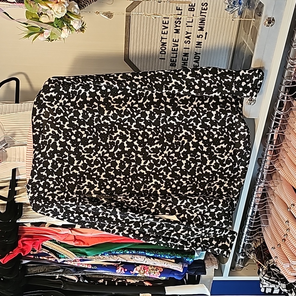 Black and white print top